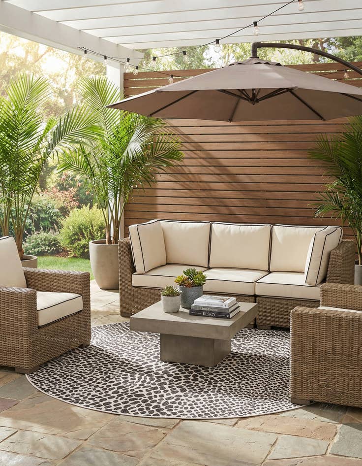 Detail image of 10' 8 x 10' 8  Washable Jill Zarin Cape Town Indoor / Outdoor Round Rug