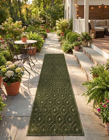 2' x 8' Easy-Clean Trellis Textured Indoor / Outdoor Runner Rug