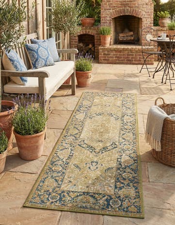 2' x 6' Easy-Clean Traditional Indoor / Outdoor Runner Rug