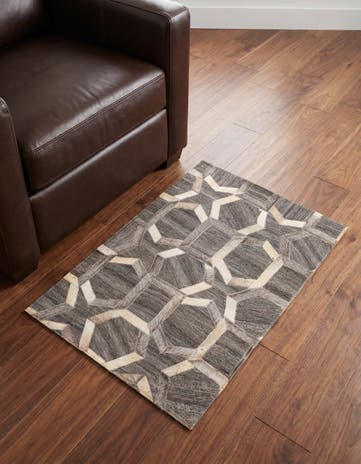 2' 2 x 3' 1 Cowhide Rug