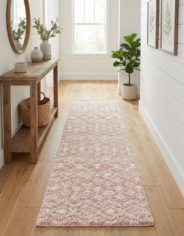 2' 7 x 10' Moroccan Trellis Shag Runner Rug