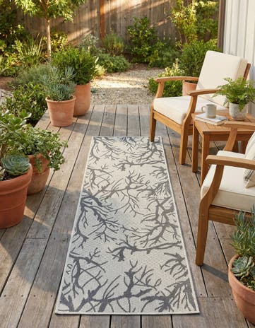 Light Gray Easy-Clean Botanical Indoor / Outdoor Runner Rug