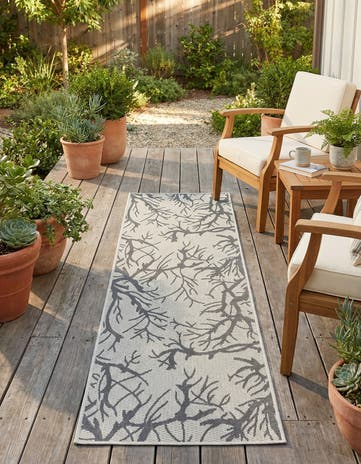Light Gray Easy-Clean Botanical Indoor / Outdoor Runner Rug