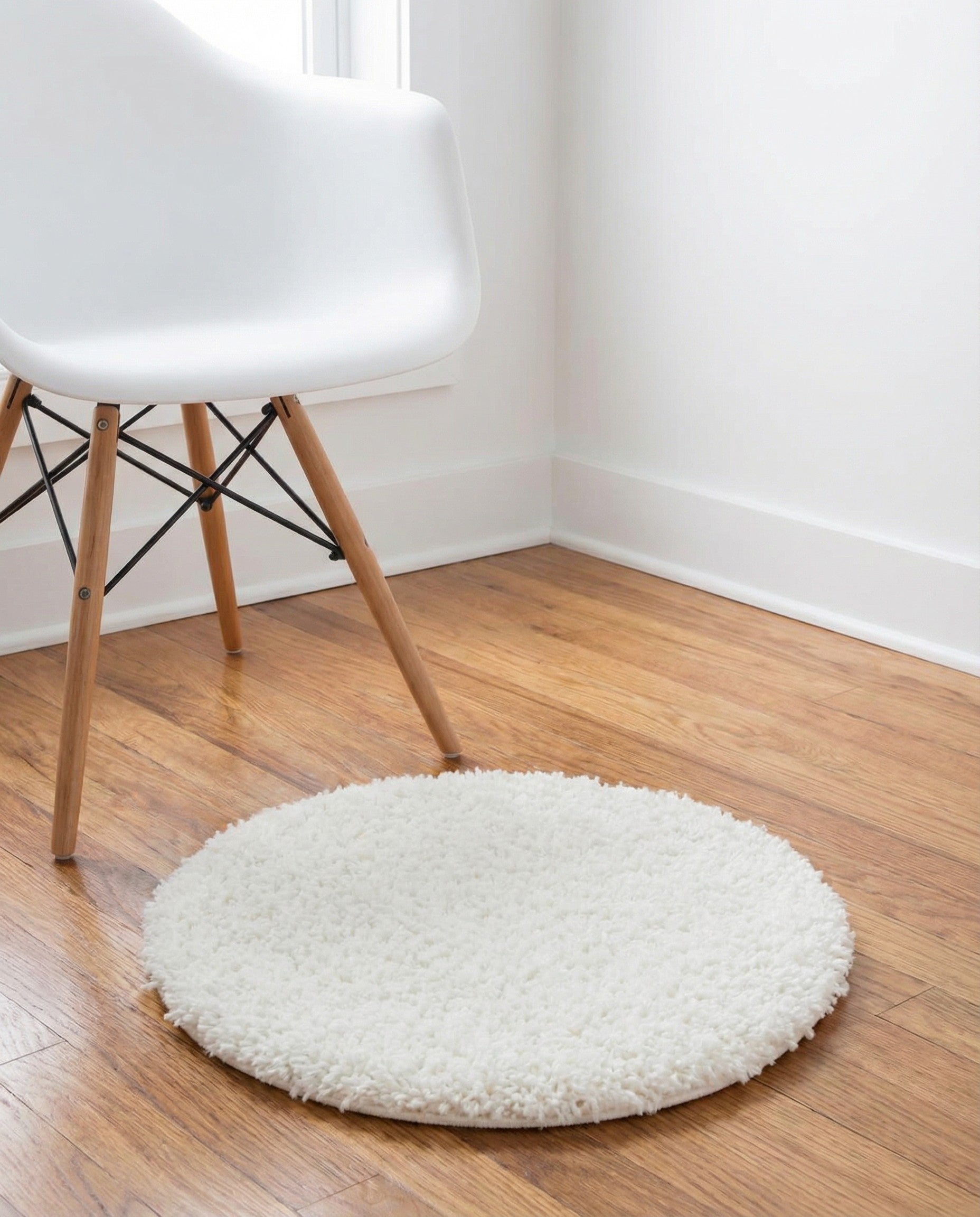 Primary image  2' x 2' Zermatt Shag Round Rug