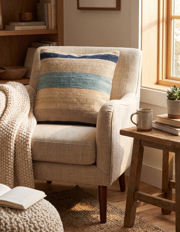 1' 5 x 1' 6 Hand Woven Pillow Wool Square Rug
