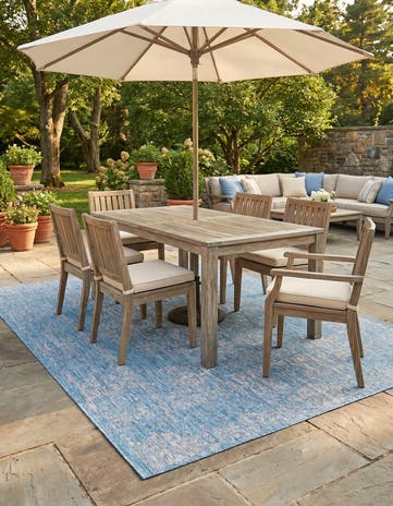 7' 10 x 11' Easy-Clean Traditional Indoor / Outdoor Rug