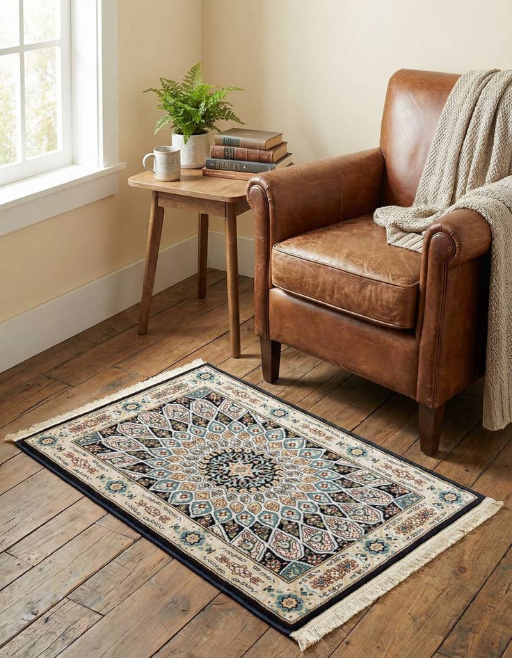 Detail image of 2' x 3' Nain Design Rug