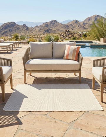 3' 3 x 5' 3 Easy-Clean Jill Zarin Palm Springs Indoor / Outdoor Rug