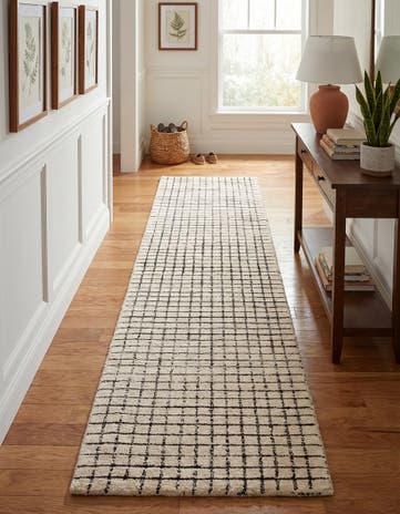 2' 7 x 10' Heritage Line Wool Runner Rug