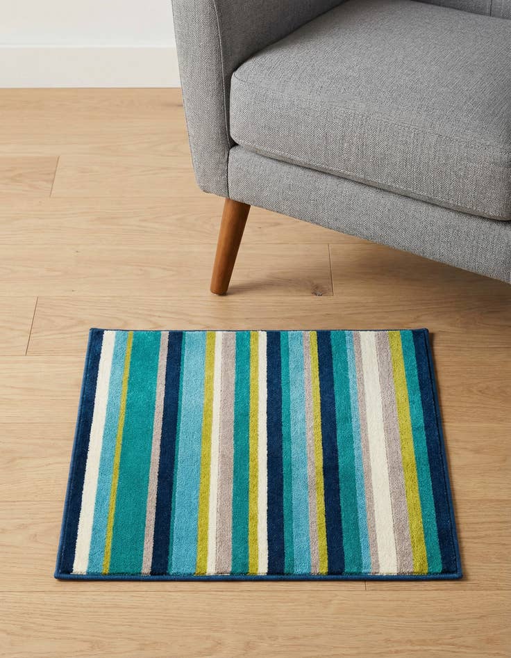 Detail image of 1' 4 x 1' 4 Azalea Sample Rug