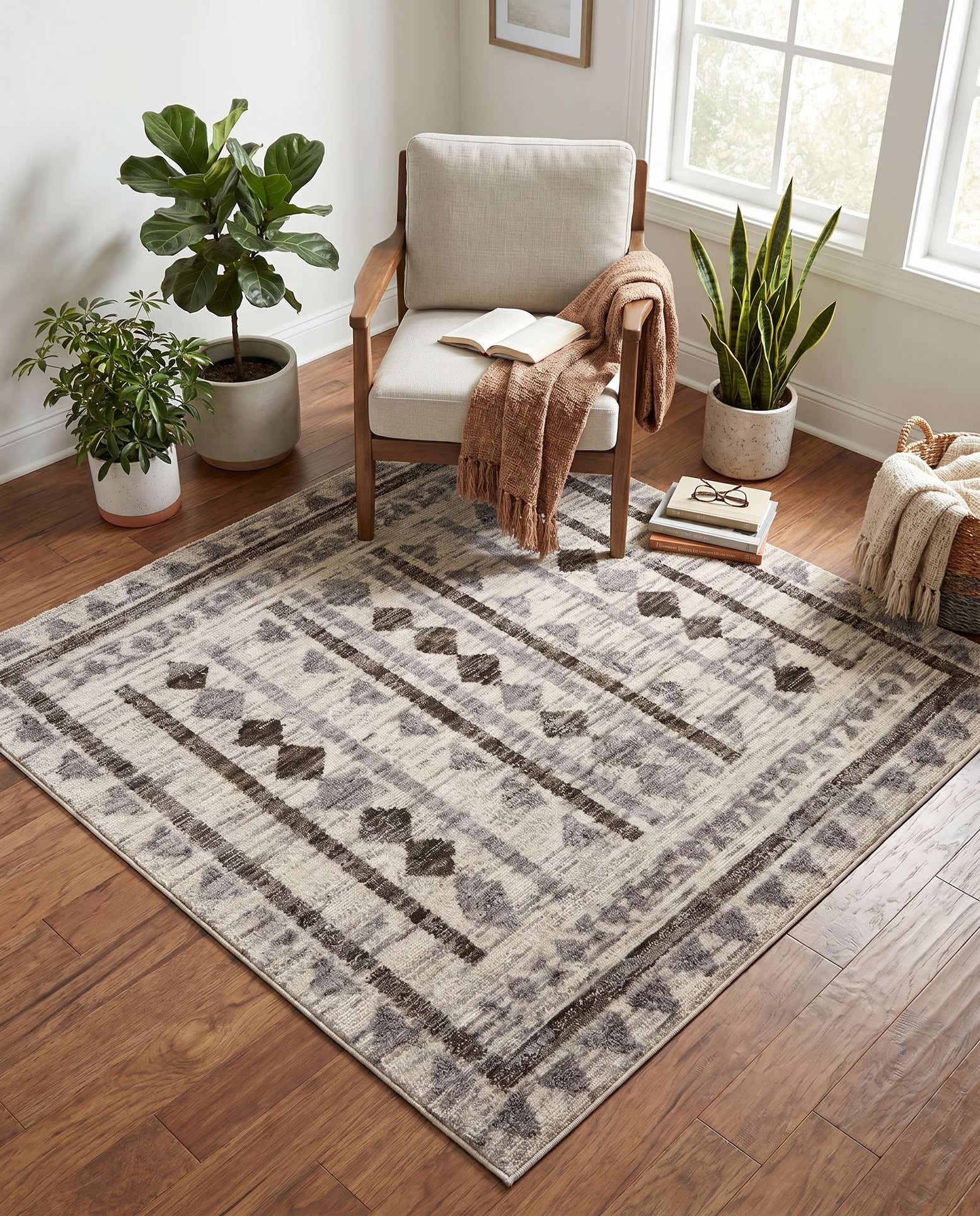 5' x 5' Grand Tradition Square Rug