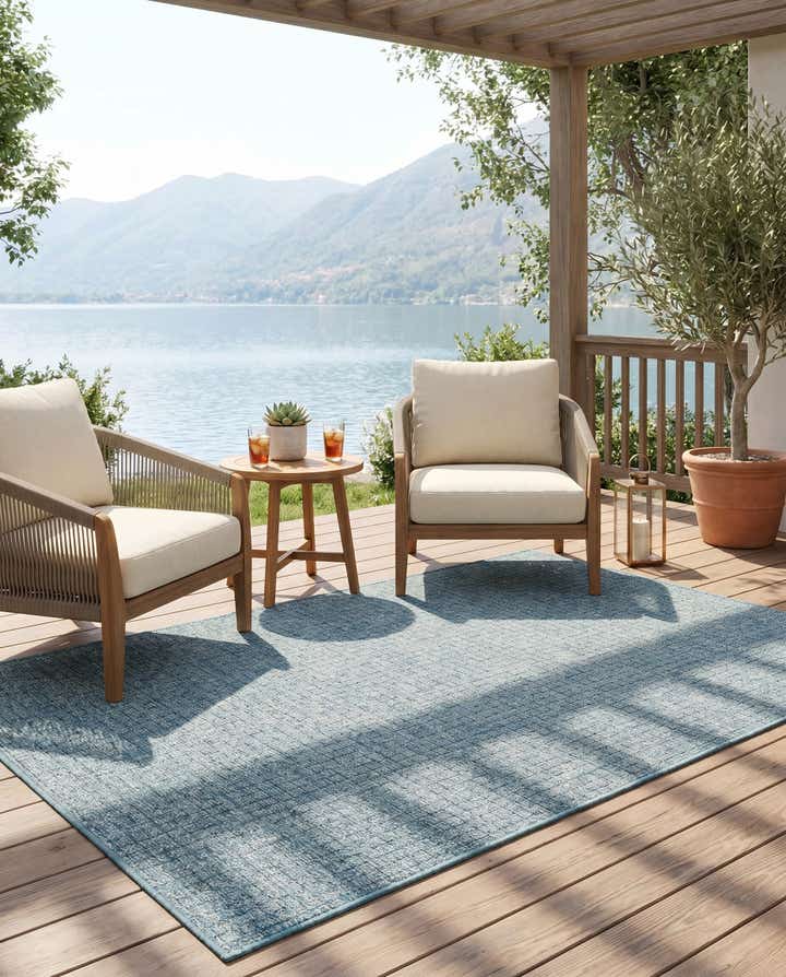 4' x 6' Easy-Clean Checkered Indoor / Outdoor Rug