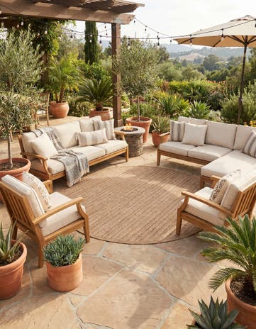 7' 10 x 7' 10 Easy-Clean Border Indoor / Outdoor Round Rug