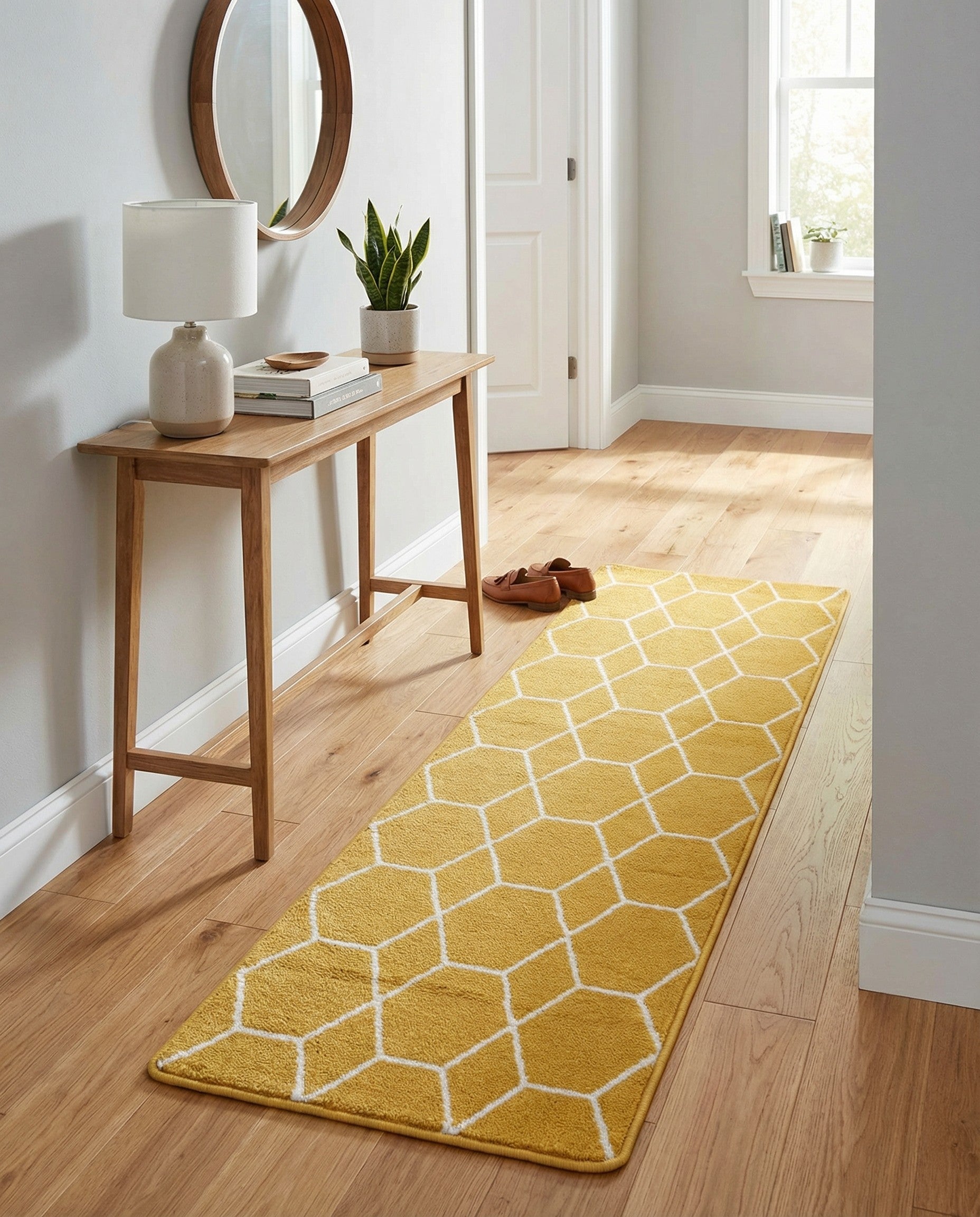 2' x 6' Trellis Frieze Runner Rug