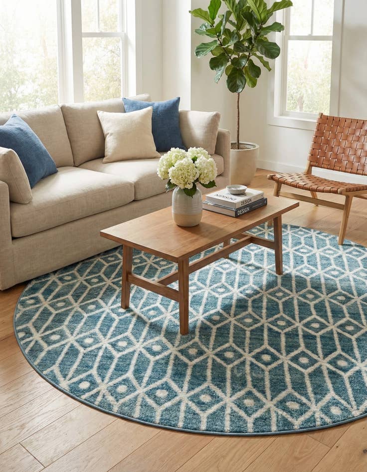 Detail image of 7' x 7' Lattice Trellis Round Rug