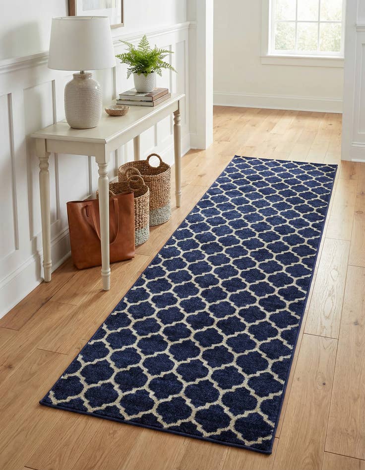 Detail image of 2' 7 x 8' Lattice Runner Rug