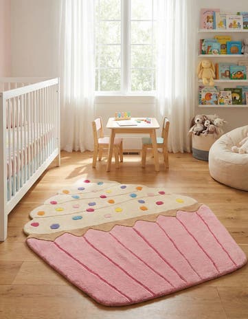 4' 8 x 5' 3 Happy Rugs Cupcake Wool