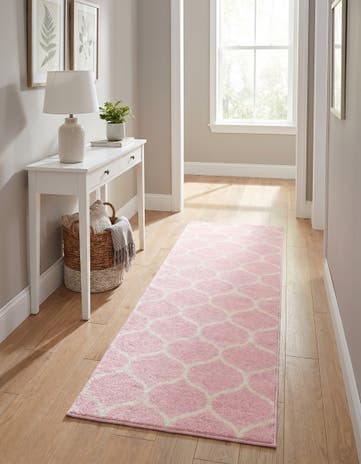 2' x 6' Lattice Frieze Runner Rug