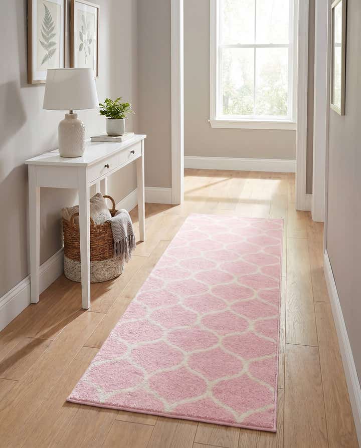 2' x 6' Lattice Frieze Runner Rug
