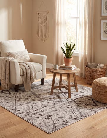 Ivory Grand Tradition Square Rug