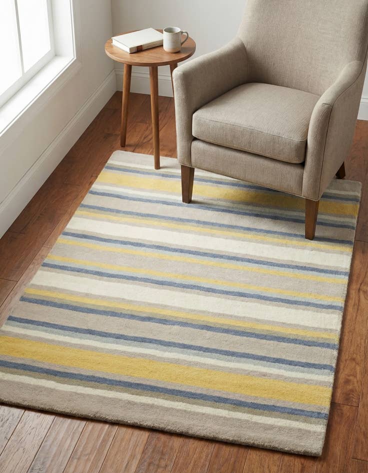 Detail image of 4' x 5' 7 Luna Wool Rug