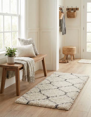 2' x 4' Moroccan Shag Runner Rug