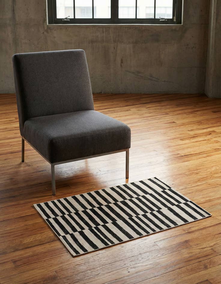 Detail image of 2' 2 x 3' SoHo Rug