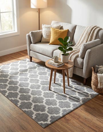 5' 3 x 8' Lattice Rug