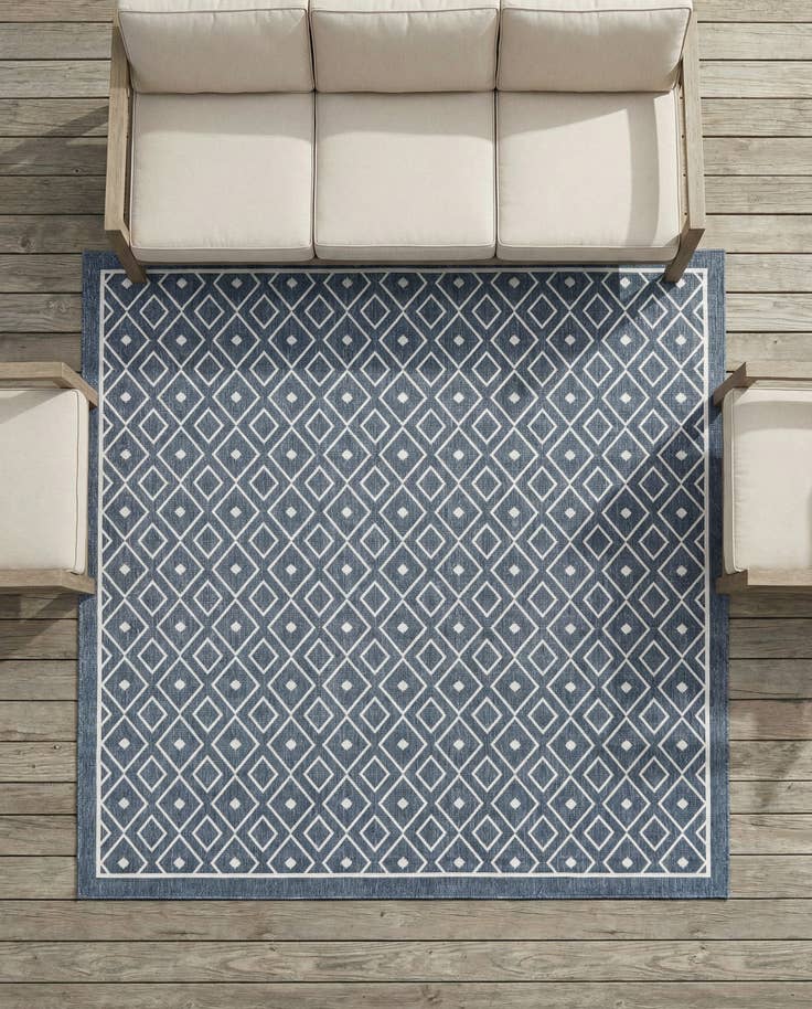 Detail image of 7' 10 x 7' 10 Easy-Clean Lattice Indoor / Outdoor Square Rug