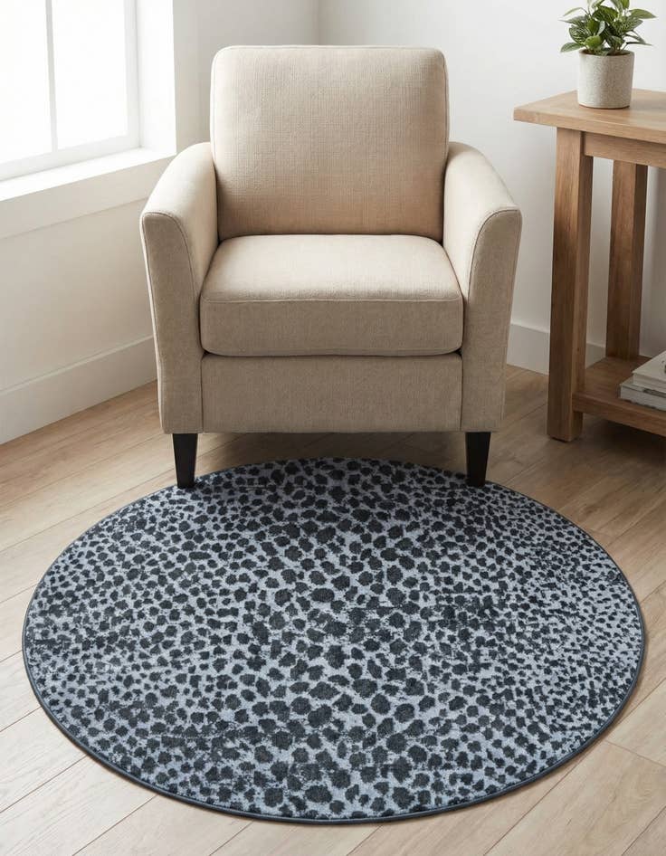 Detail image of 3' 3 x 3' 3 Kamala Washable Round Rug