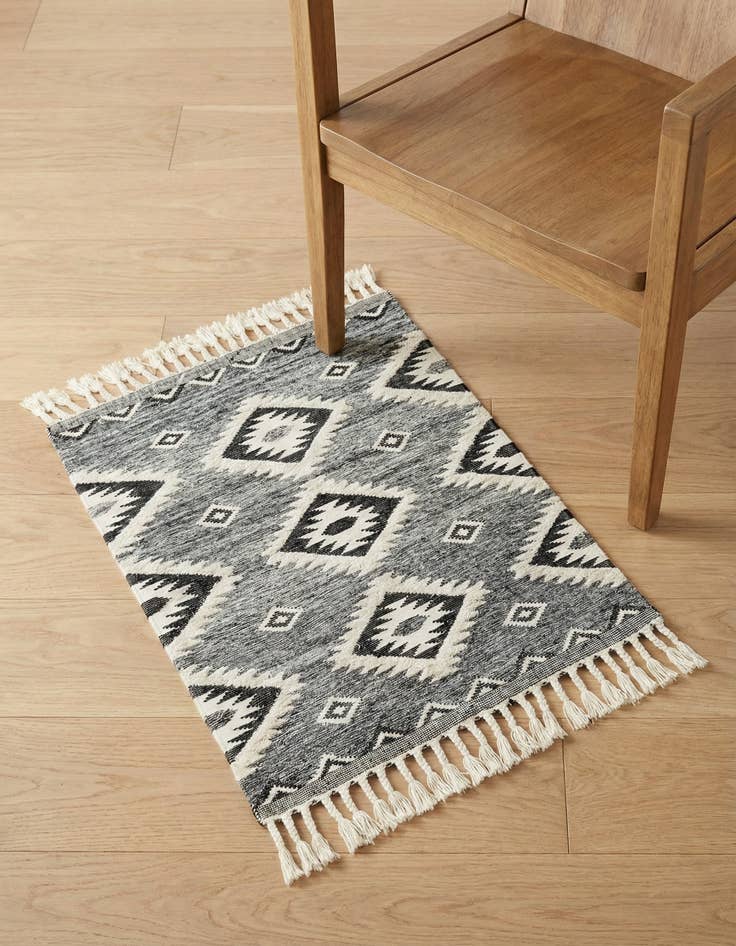 Detail image of 1' 7 x 1' 7 Hand Woven Arizona Wool Sample Rug