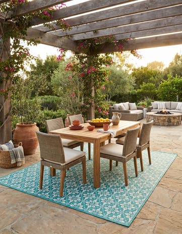 9' x 12' Easy-Clean Lattice Indoor / Outdoor Rug