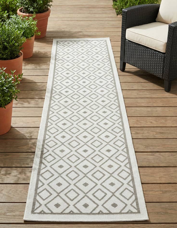 Detail image of 2' x 8'  Washable Trellis Indoor / Outdoor Runner Rug