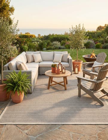 9' x 12' Easy-Clean Border Indoor / Outdoor Rug