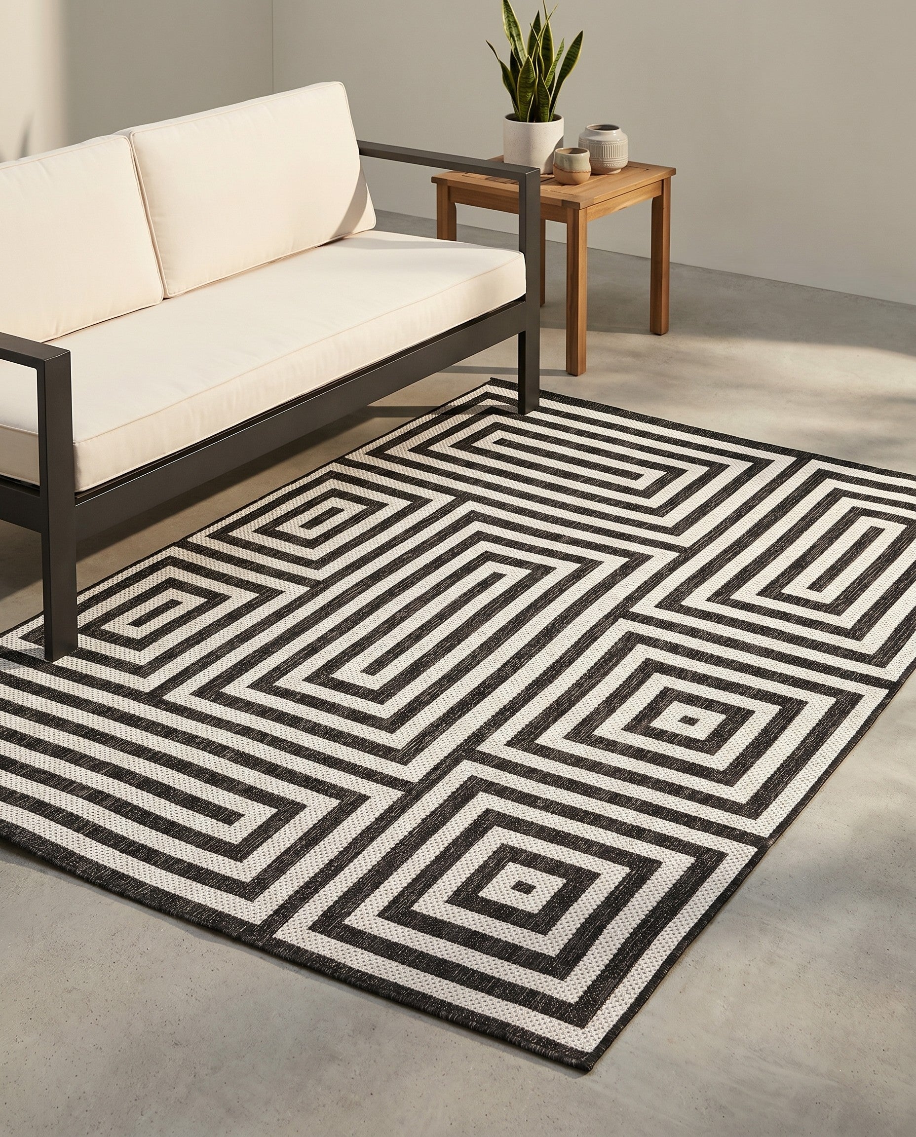 5' 3 x 7' Easy-Clean Modern Indoor / Outdoor Rug