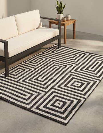 5' 3 x 7' Easy-Clean Modern Indoor / Outdoor Rug