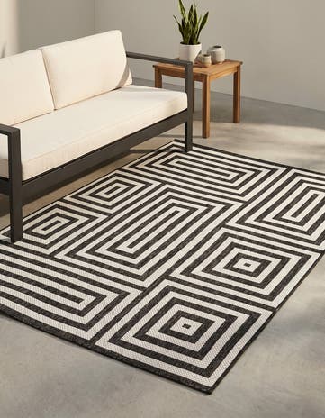 5' 3 x 7' Easy-Clean Modern Indoor / Outdoor Rug