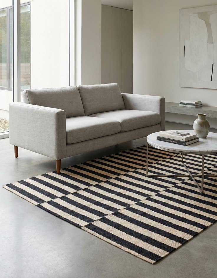 Detail image of 4' 1 x 5' 8 Hand Woven Kilim Modern Wool Rug