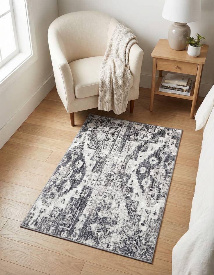 Detail image of 2' 2 x 3' Madrid Rug