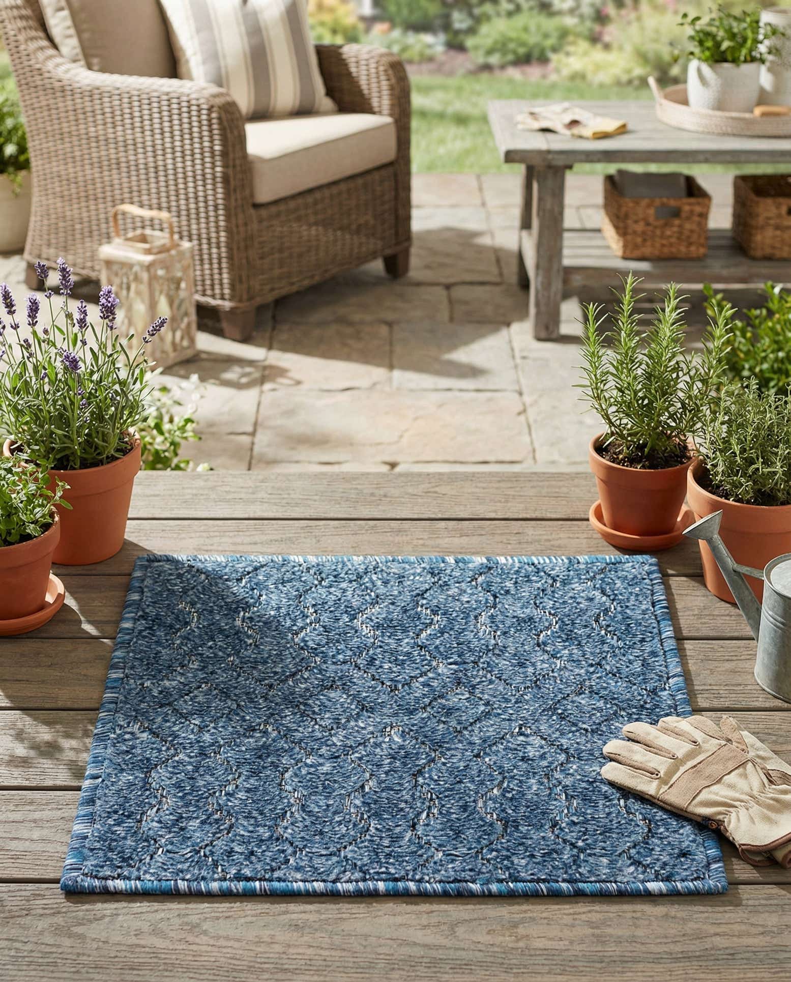 1' 4 x 1' 4 Easy-Clean Trellis Textured Indoor / Outdoor Sample Rug