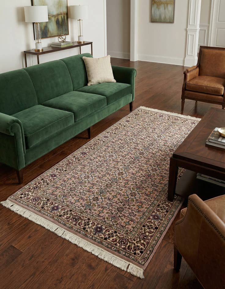 Detail image of 4' x 6' 8 Hand Knotted Farahan Wool Rug