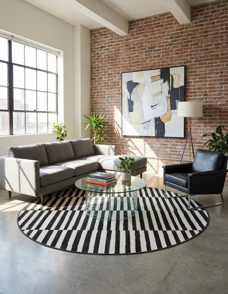 Detail image of 7' 10 x 7' 10 SoHo Round Rug