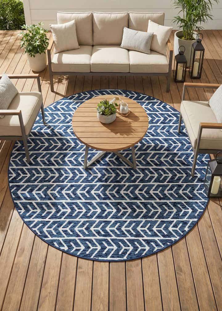 7' x 7' Easy-Clean Sabrina Soto Aston Indoor / Outdoor Round Rug