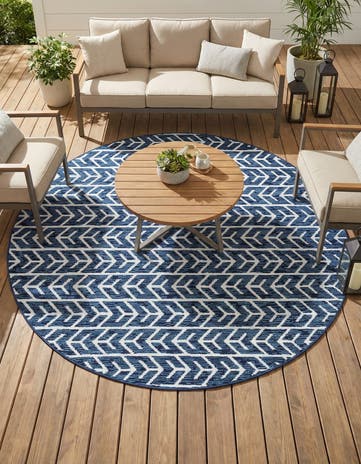 7' x 7' Easy-Clean Sabrina Soto Aston Indoor / Outdoor Round Rug