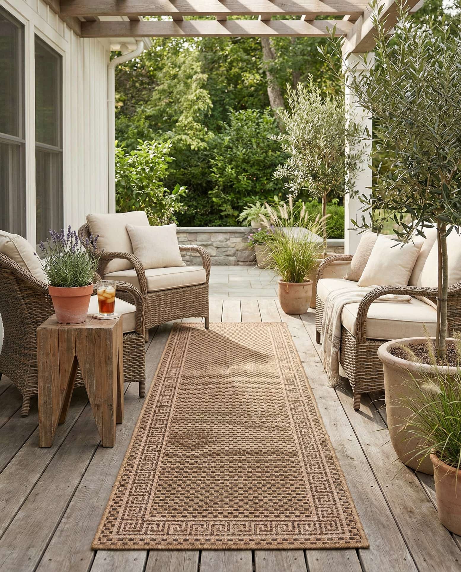 2' x 6' Easy-Clean Border Indoor / Outdoor Runner Rug