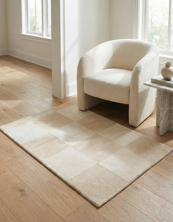 Detail image of 2' 11 x 4' 7 Hand Knotted Darya Wool Rug