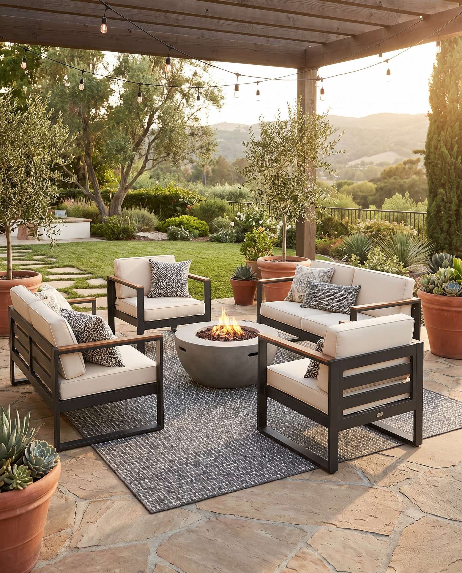6' x 9' Easy-Clean Checkered Indoor / Outdoor Rug