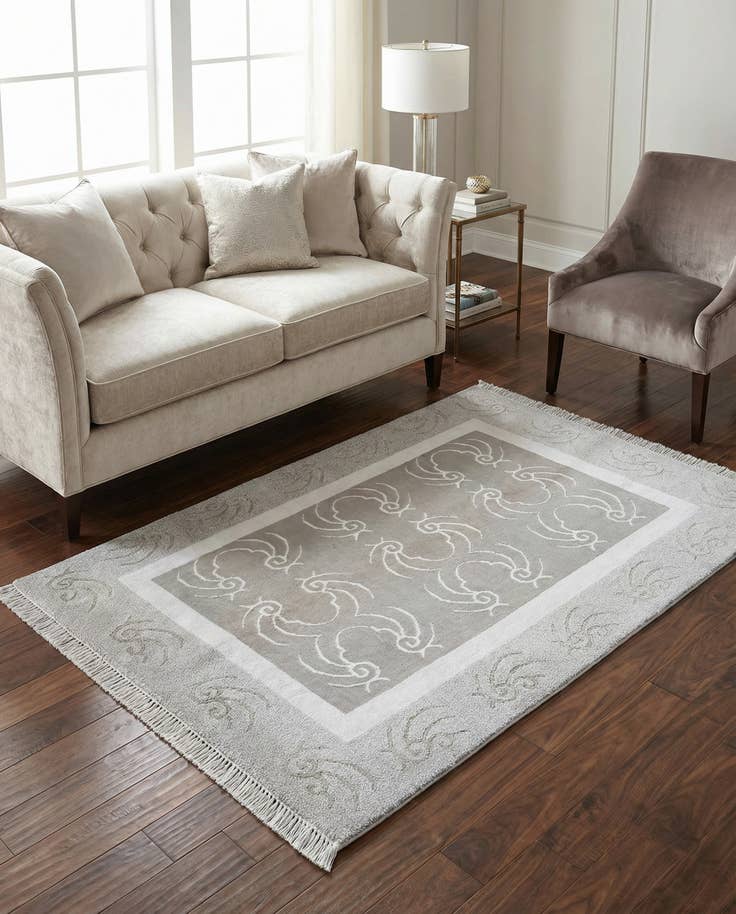 Detail image of 3' 10 x 5' 11 Hand Knotted Darya Wool Rug