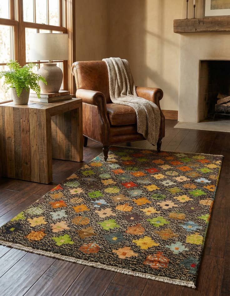 Detail image of 3' 2 x 4' 10 Hand Knotted Balouch Wool Rug