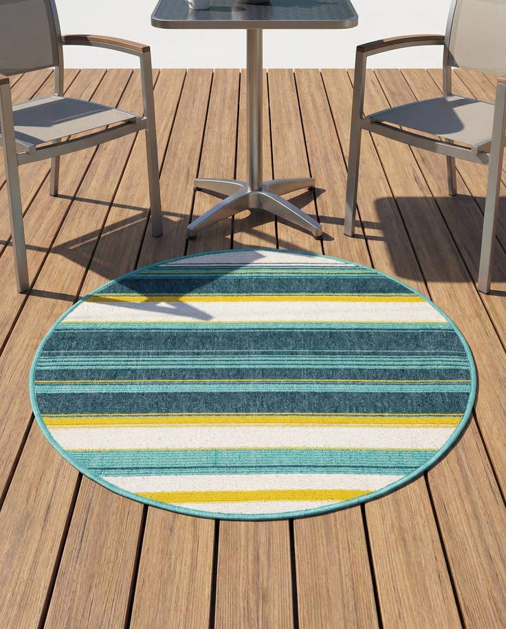Detail image of 3' x 3' Easy-Clean Border Indoor / Outdoor Round Rug
